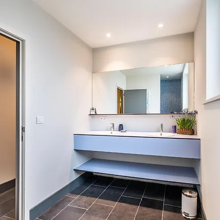Apartment In Near The *